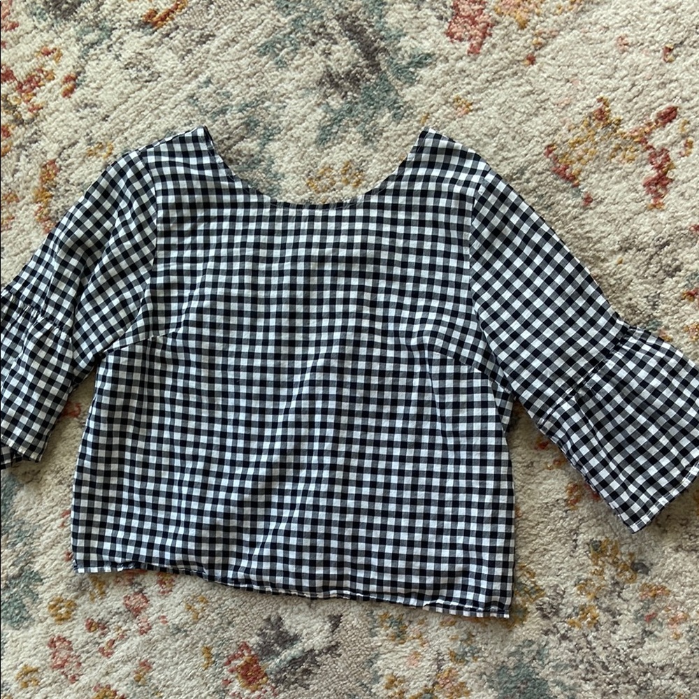 Universal Thread Button Scoop Back Cropped Peasant Top - Picture 4 of 6
